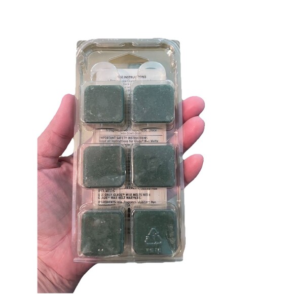 3 Packs of 6 Each NEW Glade “Sparkling Spruce" & "Be at Peace"  Wax Melts Green - Picture 3 of 5